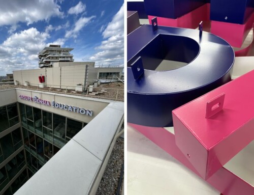Installation de deux enseignes lumineuses extérieures sur deux façades distinctes pour Igensia