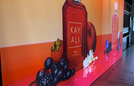 Kayali à l'Atelier des Lumières — scénographie événementielle Atelier Images & Cie