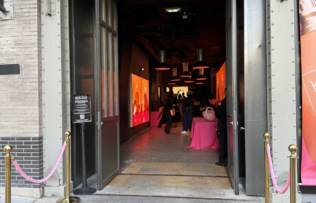 Kayali à l'Atelier des Lumières — scénographie événementielle Atelier Images & Cie