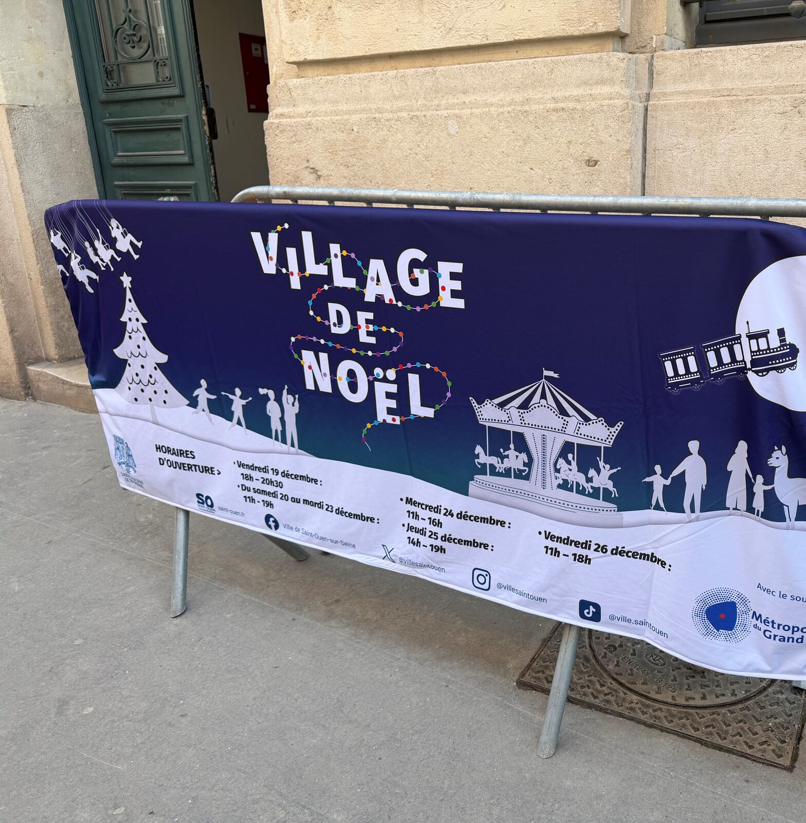 Dispositif événementiel et bâche monumentale