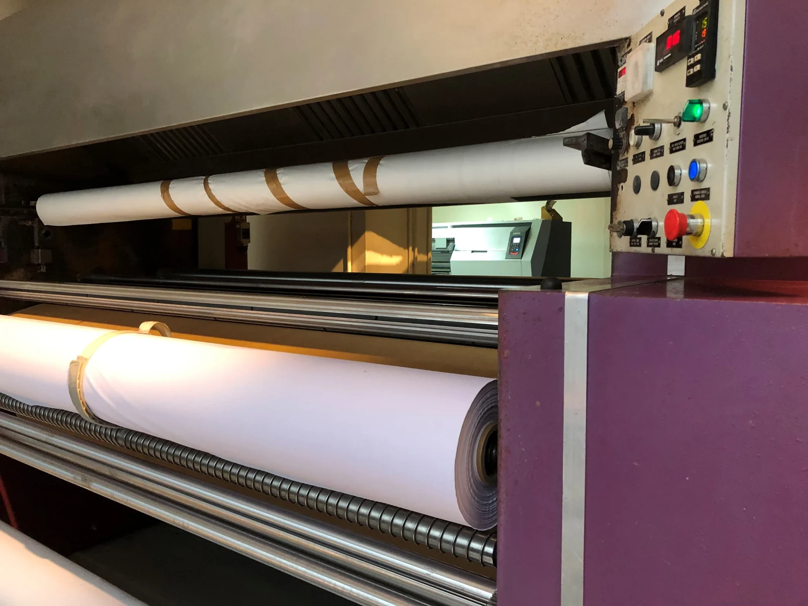 Calandre de sublimation textile avec rouleaux et panneau de commande